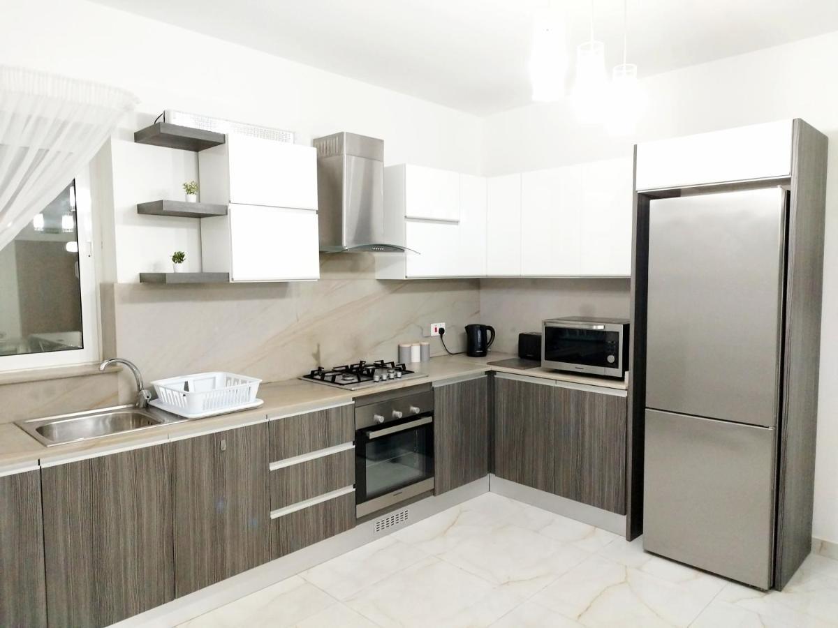 Large And Modern Apartment In The Centre Of Malta Mosta Exterior foto